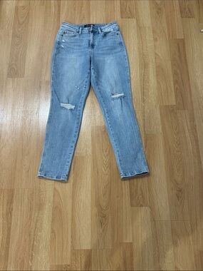 Judy Blue Light Blue Distressed Cropped Jeans